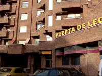 Apartamentos Turisticos Puerta de LeГіn