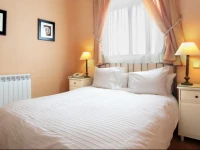 Hostal Adria Santa Ana