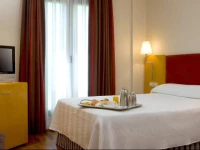 NH Madrid Alberto Aguilera