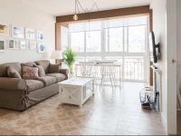 Malagasuite Showroom Apartments.Merced.Center