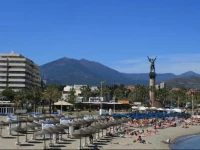 Marina Banus Frontline Beach