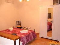 La Finestra Sotto La Rocca