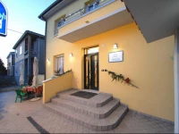 Adelphi Room & Breakfast