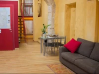 Appartamento Rosso Buoni e Cattivi