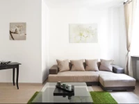 Temporary House - Fashion District