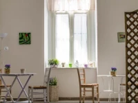 Bed & Breakfast Lady-B