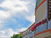 Bi Hotel