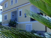 Bed and Breakslow Gullo