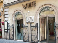 Hotel White