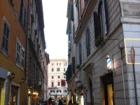 EVE Guest House at Trevi Fountain