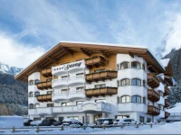 Small Luxury & Spa Hotel Savoy