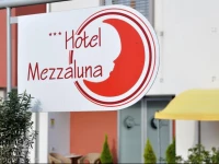 Hotel Mezzaluna