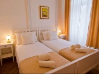 Golden Rooms Bed & Breakfast