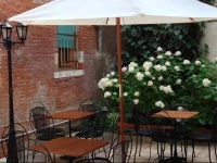 Al Portico Guest House