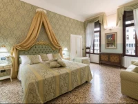 Friendly Venice Suites