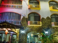 Zhangjiajie April Hostel