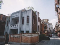 Old housing in the Corner