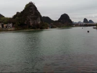 Guilin ln the water side Country House