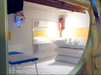 Simple Capsule Hotel Guilin Li River