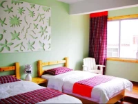 Yangshuo Spring Flowers Blossoming Hotel