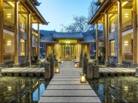 Arro Khampa by Zinc Journey Lijiang