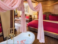 Blooming Island Hotel Resort