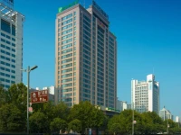 Holiday Inn Express Luoyang City Center 3*