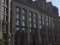 Ring Service Apartment No.8 on the East