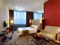 Shenzhen CAA Holy Sun Hotel, Luohu Railway Station