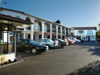 Hacienda Motor Lodge 4*