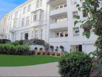 Actors Homage Apartments