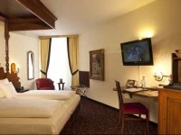 Kings Hotel First Class