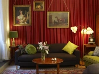 Lady Hamilton Apartments