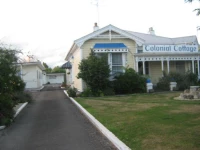 Colonial Cottage Motel 2*