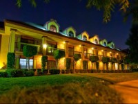 BEST WESTERN PLUS Raffles Inn and Suites