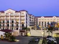 Courtyard by Marriott Anaheim Theme Park Entrance