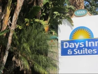 Days Inn & Suites Anaheim by The Park
