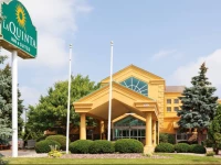 La Quinta Inn & Suites Appleton College Avenue