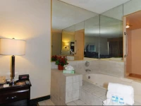 Rodeway Inn and Suites Bakersfield