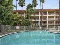 Ramada Burbank