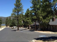 Vintage Lakeside Inn