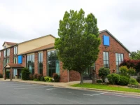 Branson Royal Inn & Suites