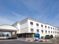 Holiday Inn Express Cleveland Airport - Brook Park