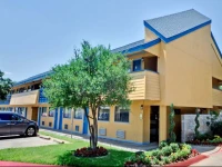 Knights Inn Market Center