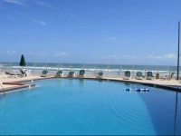 Roomba Inn & Suites - Daytona Beach