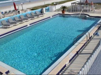 Shoreline All Suites Inn & Cabana Colony Cottages