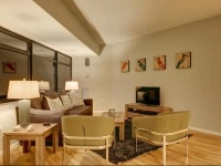 Arapahoe Street Apartment by Stay Alfred