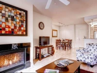 Little Raven Street Apartment by Stay Alfred