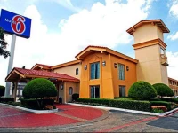 Motel 6 Farmers Branch