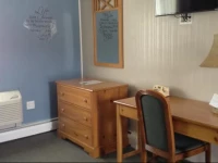 Colonial Valley Motel